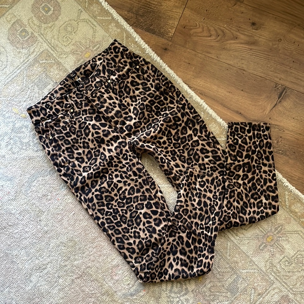 Leopard pants size 0 stretchy White House black market